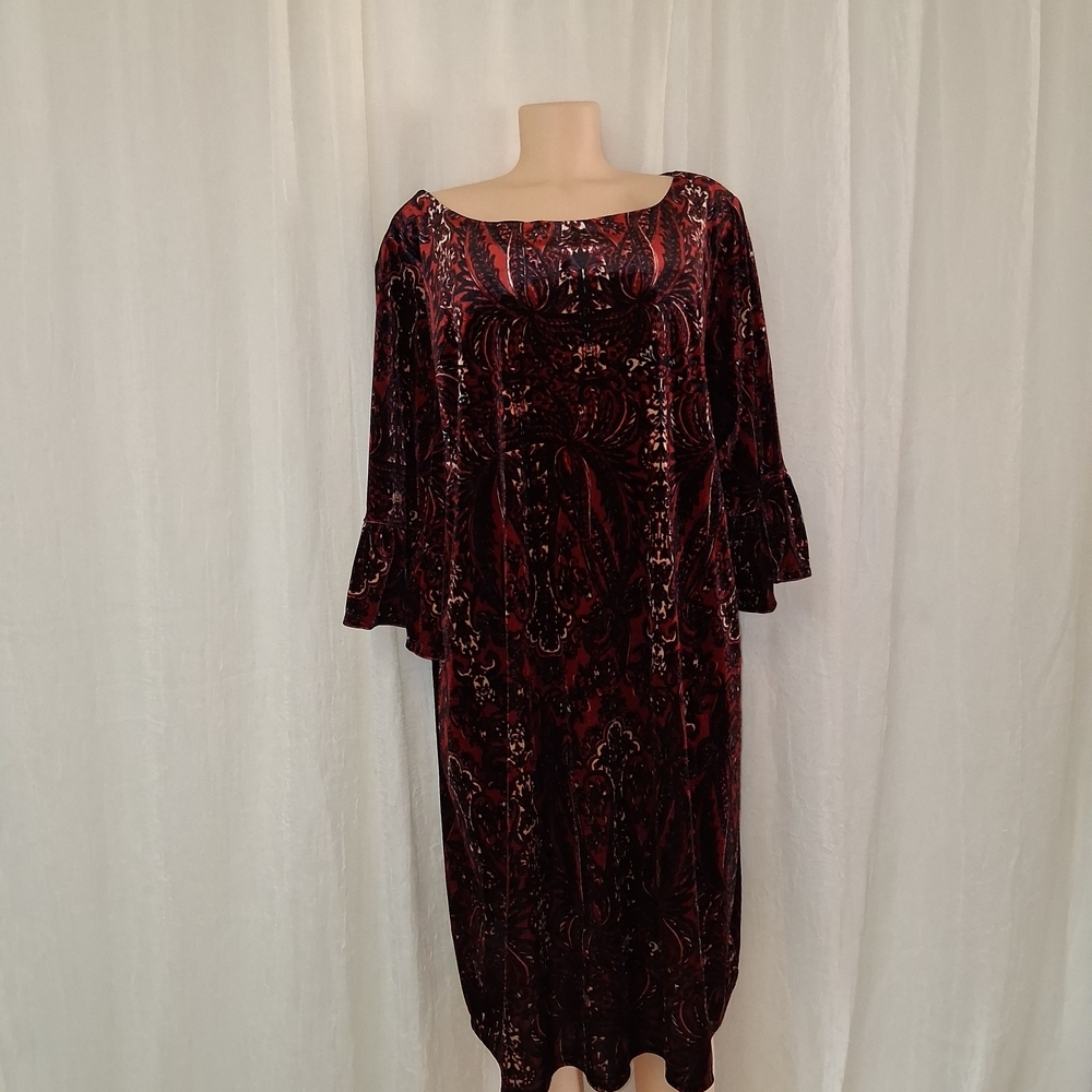 Avenue Women Size 26/28 Burgundy Velvet Long Sleeve Dress - Picture 3 of 16
